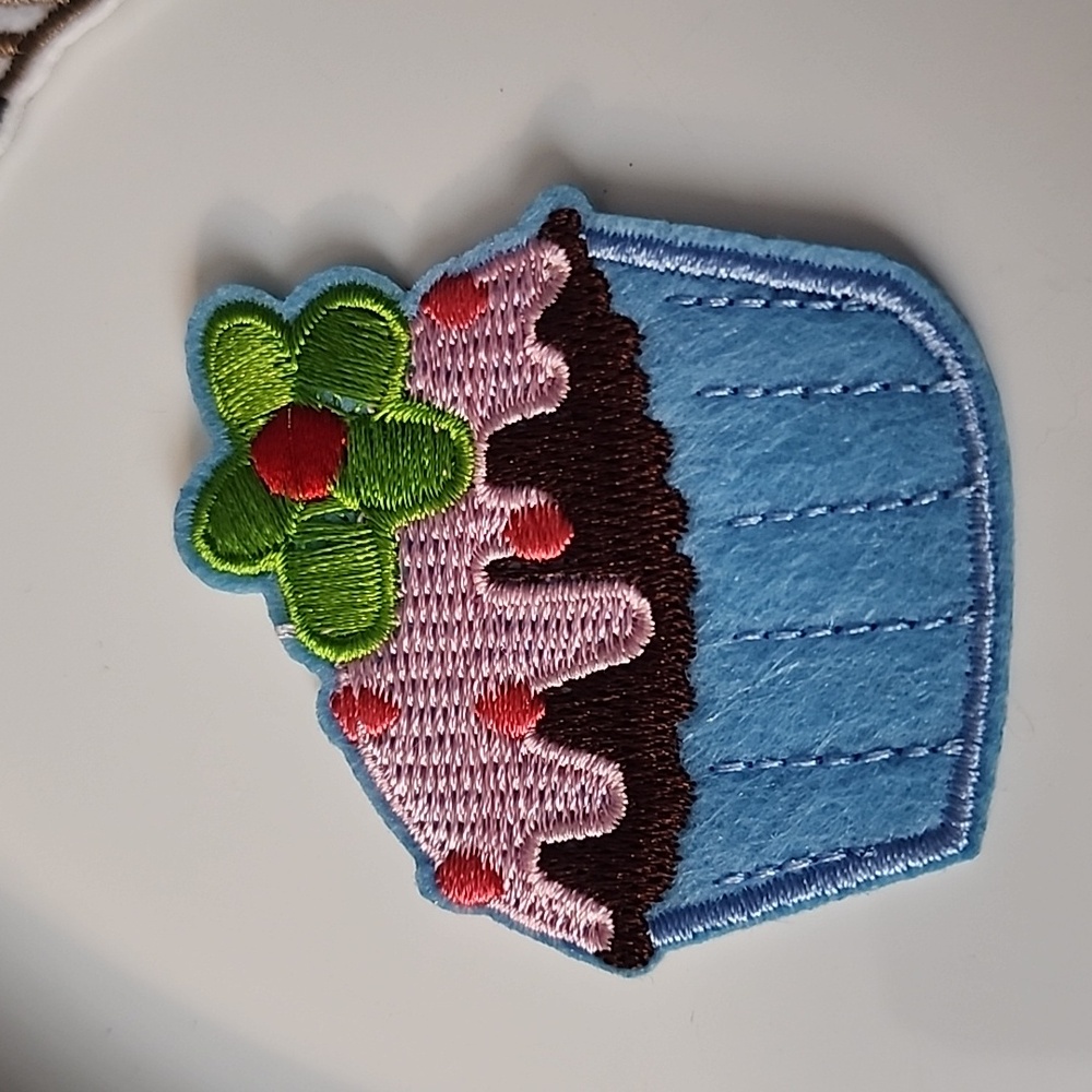 YUMMY Sweets Embroidered Cupcake